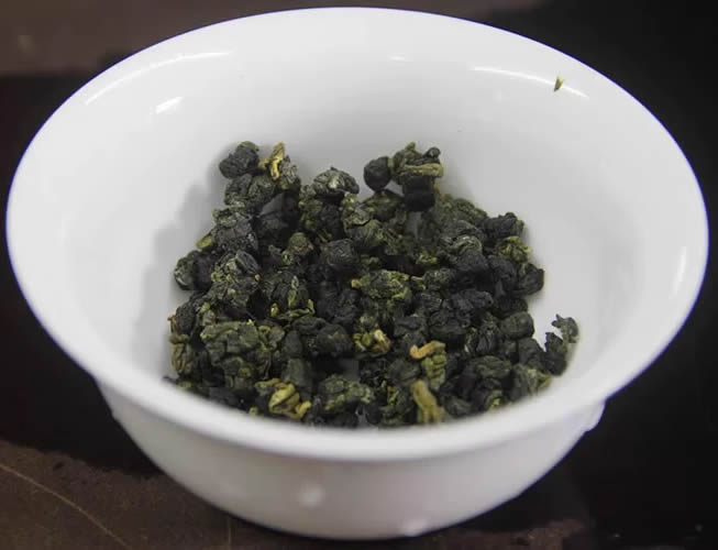 Taiwan Charcoal Roasted  Oolong Tea